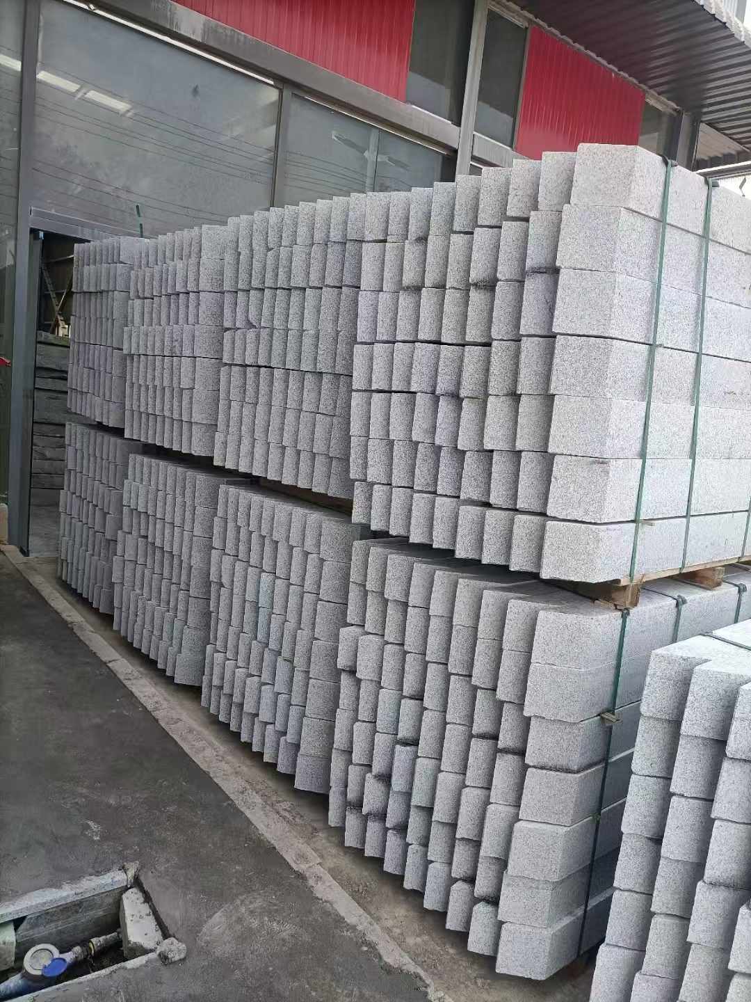 固原芝麻白树围石 树池