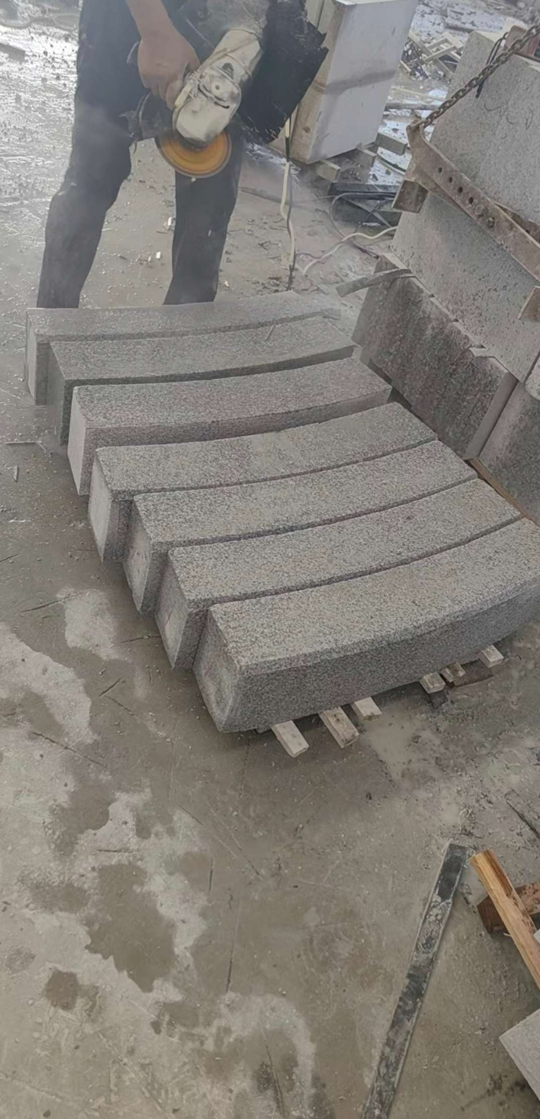 固原芝麻白弧形路牙石